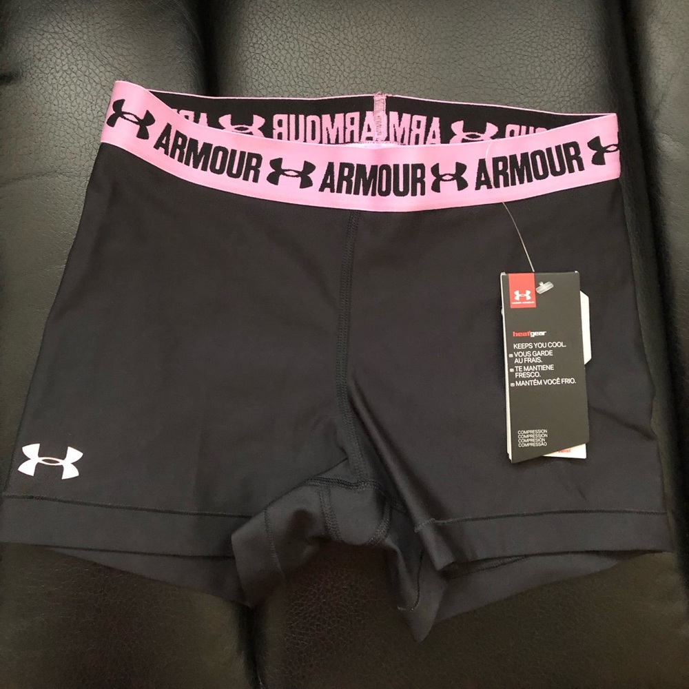 Under armour Women Lilac Purple Black Compression shorts Medium NWT! Underarmour